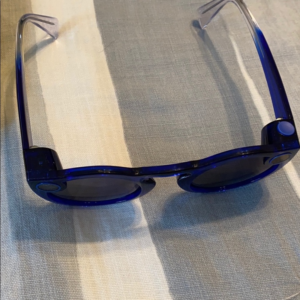 First generation Snapchat Spectacles - Picture 3 of 4